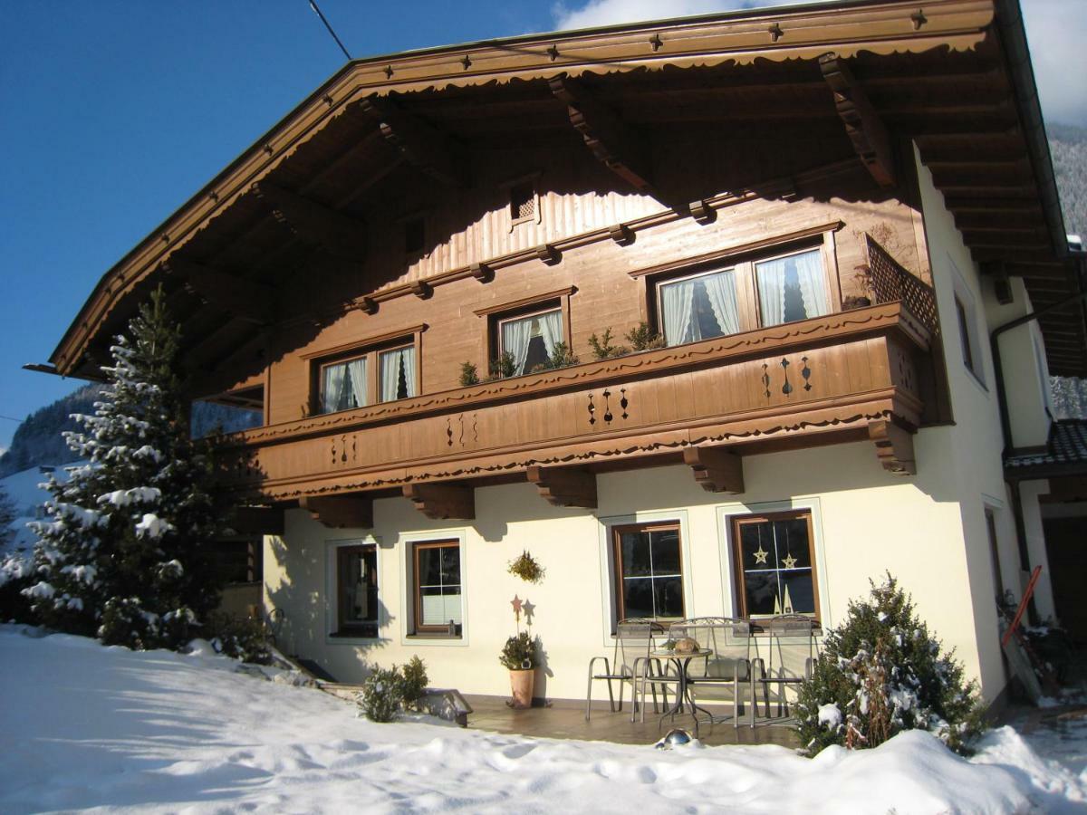 Appartements Familie Eberharter Финкенберг Экстерьер фото